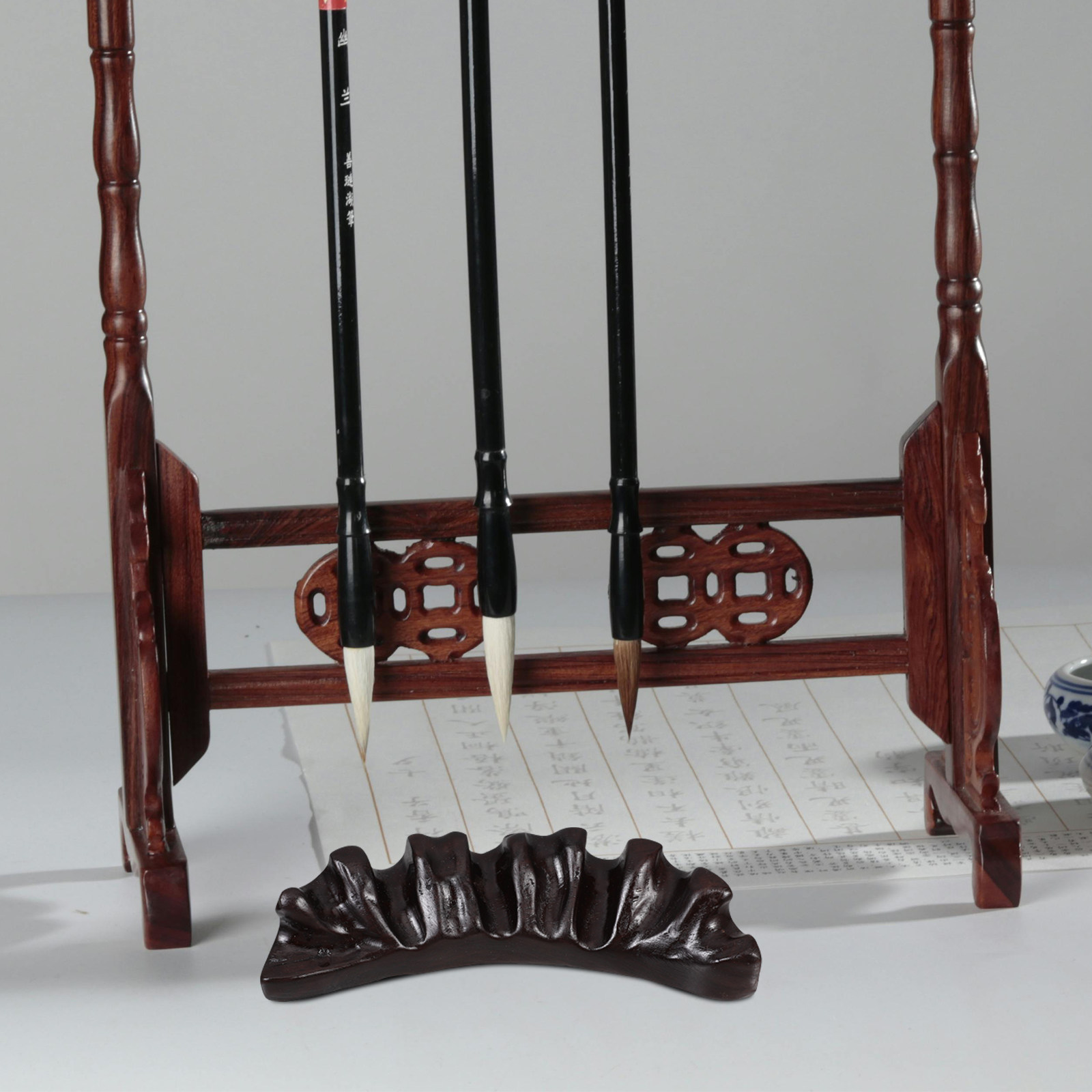 アンティーク調の木製筆立て。中国書道用筆や万年筆を収納できる - Wooden Fountain Pen Desk Stand Holder のレビューと価格