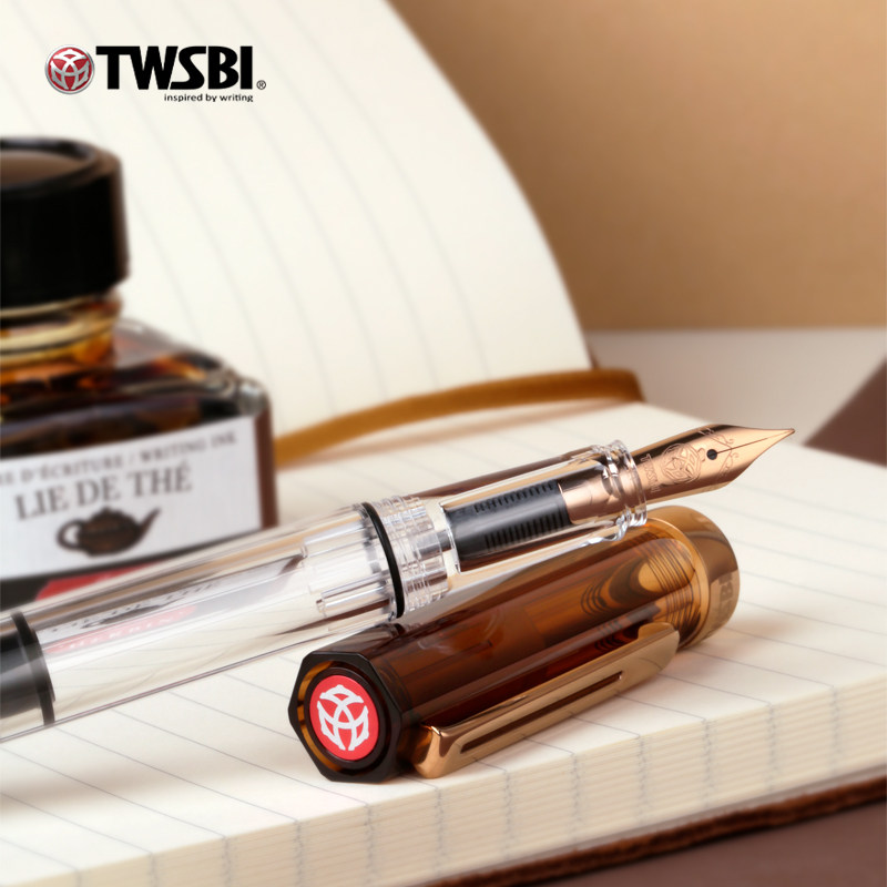 TWSBI ECO コーヒーブラウン万年筆ピストンフィラー透 - Fountain Pen Piston Filler Large Ink のレビューと価格